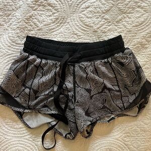 Lululemon Hotty Hot shorts with tie size 2